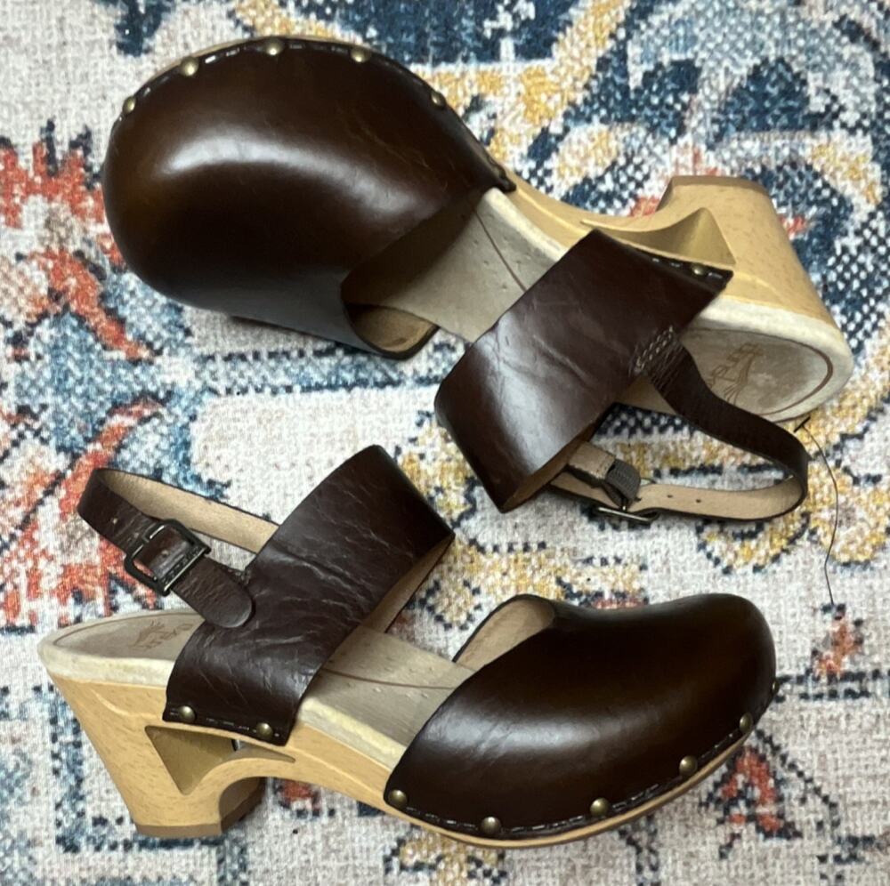 Dansko Lucia Brown Oiled Leather Closed Toe Slingback Heel Clogs Sz 37 US 7 $160